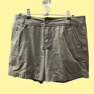 Calvin Klein Women’s Shorts / SZ: 8